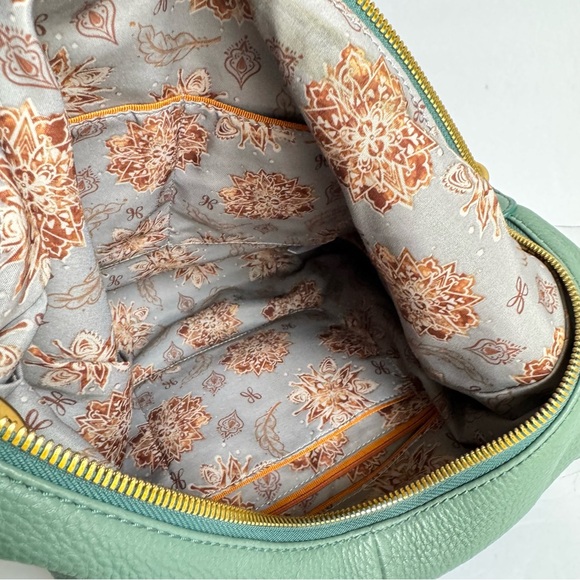 HOBO Entwine Bag Shoulder Purse Slouchy Leather Meadow Sage Green Casual Sheila - Picture 11 of 13